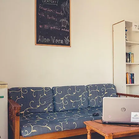Aloe Vera Shared House * Ελ Μέντανο